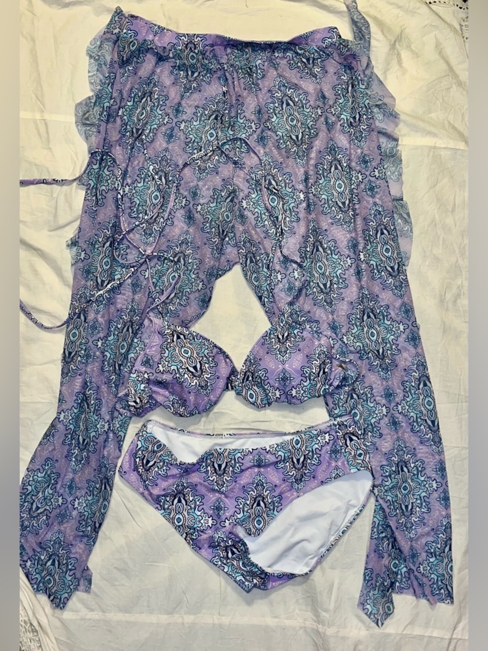 Lot of XL various styled bathing suits - Picture 8 of 12